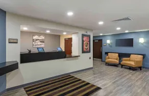 Extended Stay America Select Suites - Milwaukee - Waukesha - Lobby