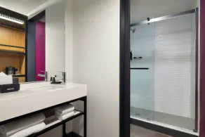 Aloft by Marriott Houston by the Galleria - Badrum