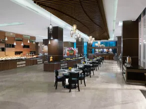 The Alana Yogyakarta Hotel and Convention Center - Restaurant