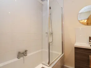 Honeysuckle Cottage - Badezimmer