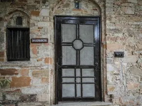 Fort Dadhikar, Alwar - Interior entrance