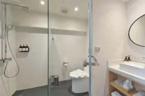 March Hotel & Suite Riverside - Badezimmer