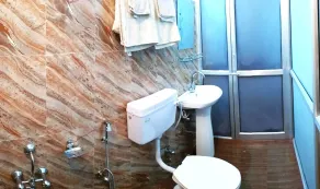 aman palace hotel srinagar  - Badezimmer
