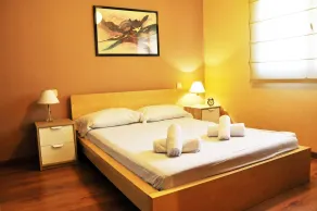 Cloe Mar - Room