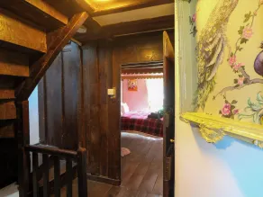 The Little Laura Ashley House - Camera