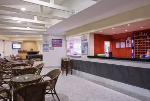 Cosman Hotel Apartments - Receção
