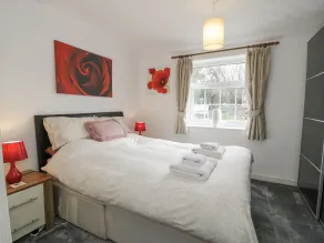 Halcyon Annexe - Room