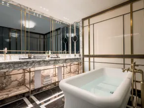 Art Paradiso, Paradise City - Baño