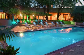 Hilton Houston Westchase - Piscine