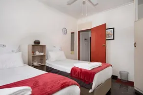 25 Jacaranda Lodge & Backpackers - Zimmer