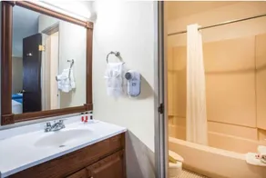 Travelodge by Wyndham Colorado Springs Airport - Peterson SFB - Bad