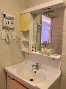 Coastline Hotel - Bathroom