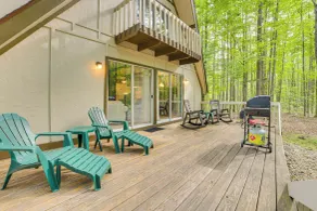 Cabin Near Lake w/ Deck, Fire Pit & Grill! - Innvendig