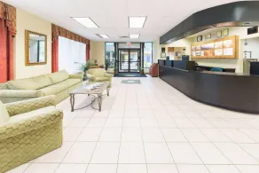 Days Inn by Wyndham Luray Shenandoah - Lobby