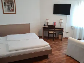 Hotel Restaurant Knechtstedener Hof - Room
