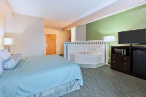 AmericInn by Wyndham Des Moines Airport - Room