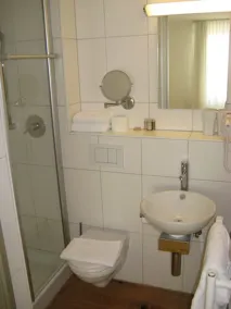 Hotel Gasthof Goldener Adler - Bathroom