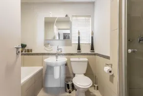 Lavira - Bathroom