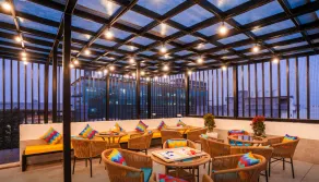 goSTOPS Gurugram, Baani Square PLUS - Private Rooms & Dorms - Siddeområde i lobbyen