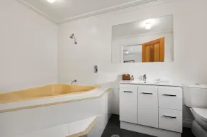 Quest Trinity House - Bathroom