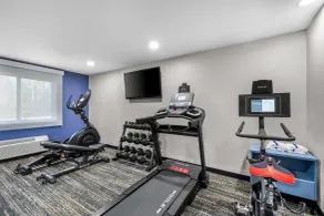 AmericInn by Wyndham Delafield-Milwaukee - Fitnesscenter