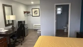 Americas Best Value Inn Greenbush Albany - Room