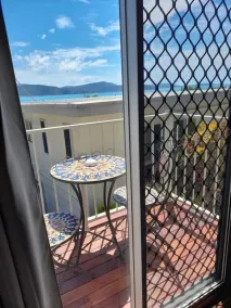 Airlie Apartments - Ausblick vom Zimmer