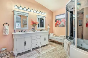 Close to Golf & Hikes! Goodyear Retreat w/ Pool - Innvendig