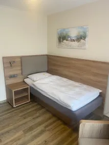 Hotel am Stern Uelzen - KOSTENLOS PARKEN - - Room