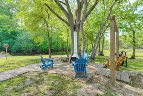 Bushnell Riverside Retreat w/ Hot Tub & Game Shed - Interiør