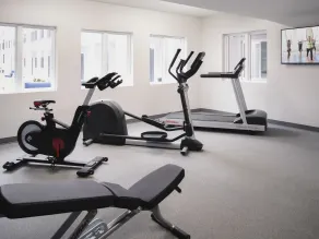 stayAPT Suites Hampton - Fitnessbereich