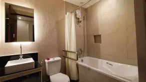 Grand Emilia Hotel - Badeværelse