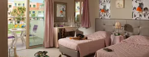 King's Village Apartments - Habitación