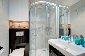 Live & Travel Apartments Number 1 - Badezimmer