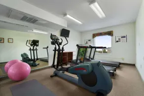 Super 8 by Wyndham Yellowknife - Salle de remise en forme