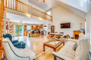 Explore the White Mountains! Spacious Rural Home - Interiör