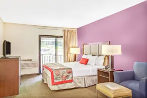 Ramada by Wyndham Rockaway - Chambre