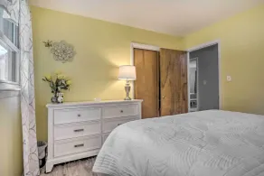 Arden Place - Spacious Retreat with Pool - Room