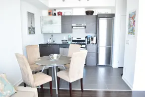 Skyline Properties - Restauration dans la chambre