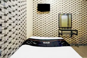 Hotel O Surabaya near Universitas Airlangga formerly Kertajaya Residence Surabaya - Room
