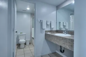 Motel 6 Selma, CA - Bathroom
