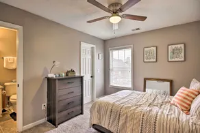 Veteran-owned Family Home Near Fort Jackson! - Værelse