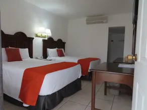 HOTEL LOS ROBLES - Chambre