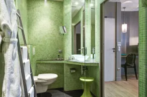 ZE Hotel - Bathroom