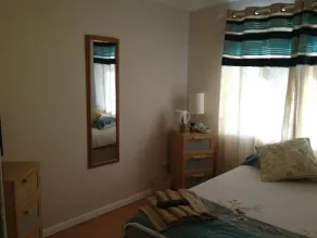 Comfortable Family room with Tv, Free Fast Wifi, Sleeps 3 - Rum