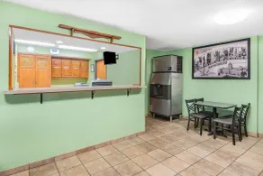 Super 8 by Wyndham Waynesburg - Lobby