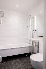 Quality Hotel Park Södertälje City - Bathroom