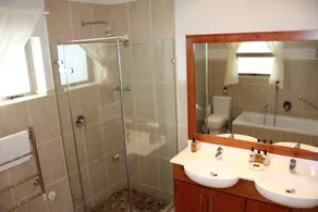 On The Cliff Guest House - Bathroom
