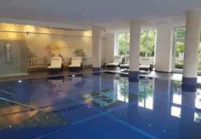 The Lakeside Burghotel - Pool