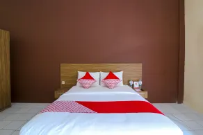 OYO 688 Grand Pakidulan Hotel - Værelse